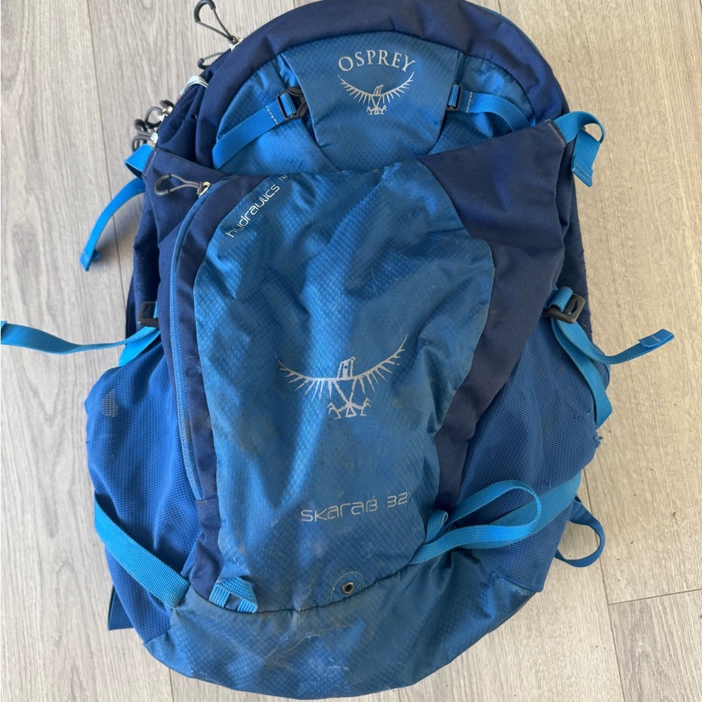 Osprey Blue Backpack Sleek Durable Design